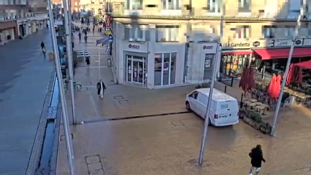 Amiens , Place Gambetta Square Live Cam - Amiens, Somme, Hauts-de-France, France