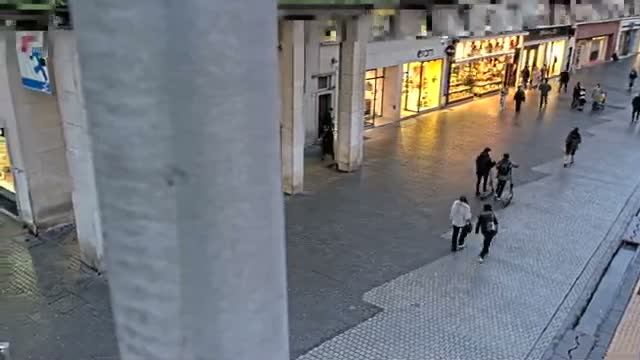 Amiens , Place Gambetta Square Live Cam - Amiens, Somme, Hauts-de-France, France