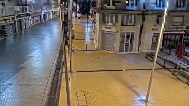Amiens , Place Gambetta Square Live Cam - Amiens, Somme, Hauts-de-France, France