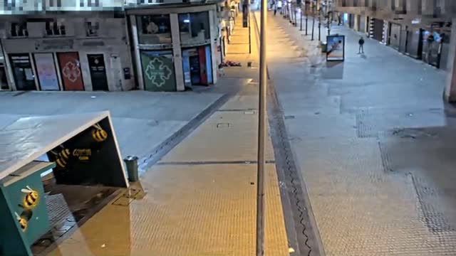 Amiens , Place Gambetta Square Live Cam - Amiens, Somme, Hauts-de-France, France