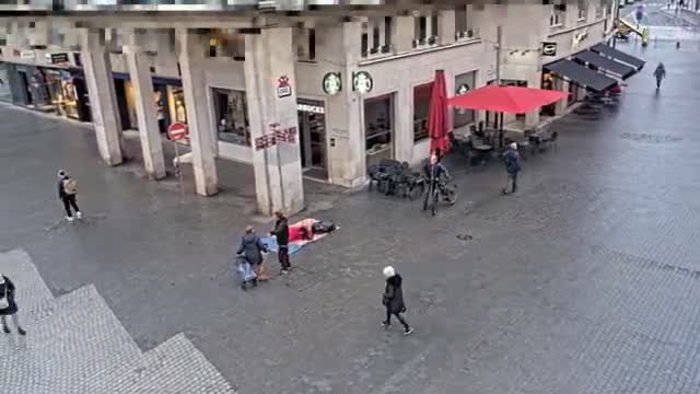 Amiens , Place Gambetta Square Live Cam - Amiens, Somme, Hauts-de-France, France