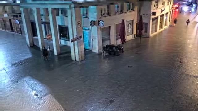 Amiens , Place Gambetta Square Live Cam - Amiens, Somme, Hauts-de-France, France