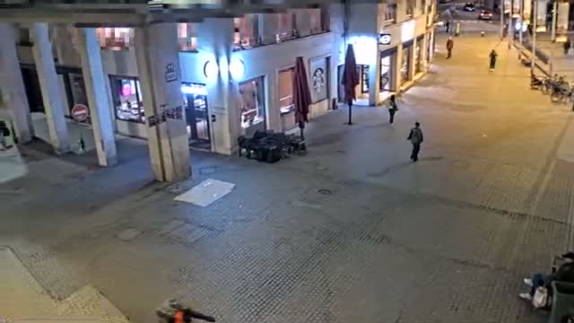 Amiens , Place Gambetta Square Live Cam - Amiens, Somme, Hauts-de-France, France