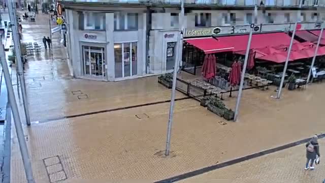 Amiens , Place Gambetta Square Live Cam - Amiens, Somme, Hauts-de-France, France