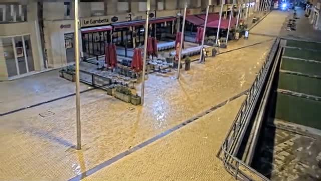 Amiens , Place Gambetta Square Live Cam - Amiens, Somme, Hauts-de-France, France