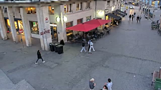 Amiens , Place Gambetta Square Live Cam - Amiens, Somme, Hauts-de-France, France