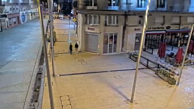 Amiens , Place Gambetta Square Live Cam - Amiens, Somme, Hauts-de-France, France