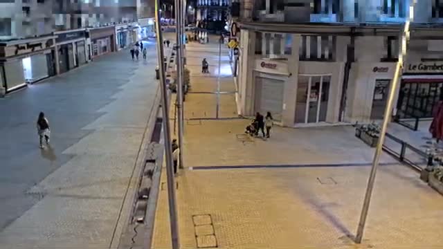 Amiens , Place Gambetta Square Live Cam - Amiens, Somme, Hauts-de-France, France