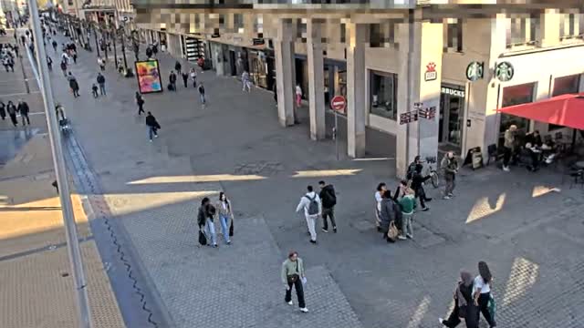 Amiens , Place Gambetta Square Live Cam - Amiens, Somme, Hauts-de-France, France