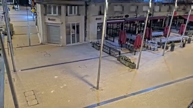 Amiens , Place Gambetta Square Live Cam - Amiens, Somme, Hauts-de-France, France
