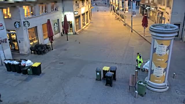 Amiens , Place Gambetta Square Live Cam - Amiens, Somme, Hauts-de-France, France