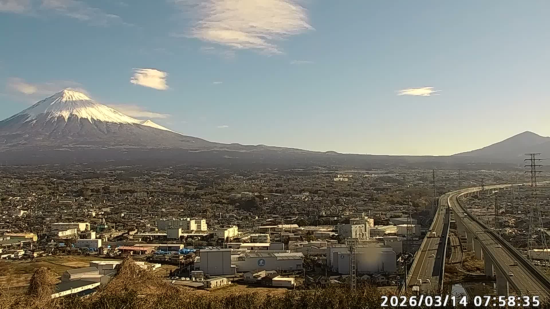 Fujinomiya City & Mount Fuji  ( 富士山と富士宮市 ) Skyline Live Cam - Yamamoto, Fujinomiya, Shizuoka, Chūbu (Tōkai),  Honshu, Japan