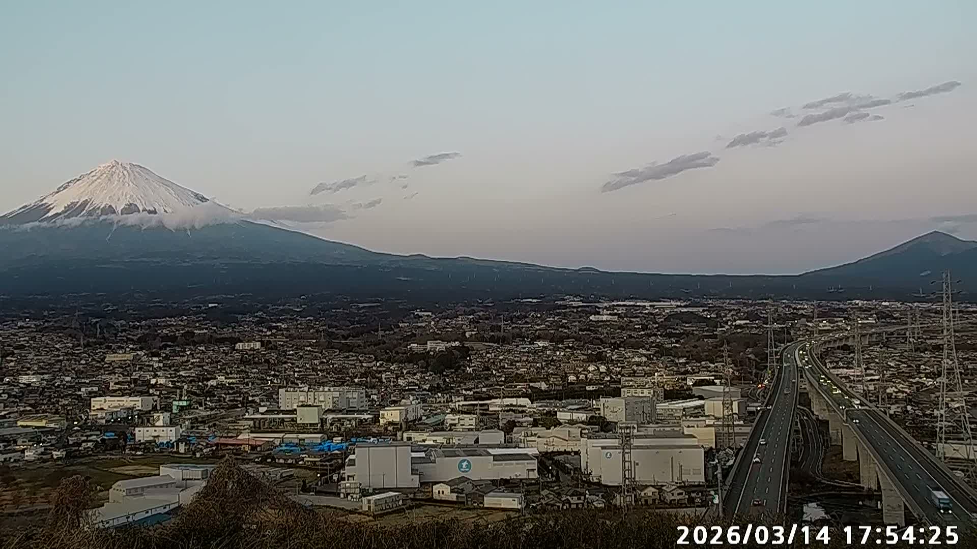 Fujinomiya City & Mount Fuji  ( 富士山と富士宮市 ) Skyline Live Cam - Yamamoto, Fujinomiya, Shizuoka, Chūbu (Tōkai),  Honshu, Japan