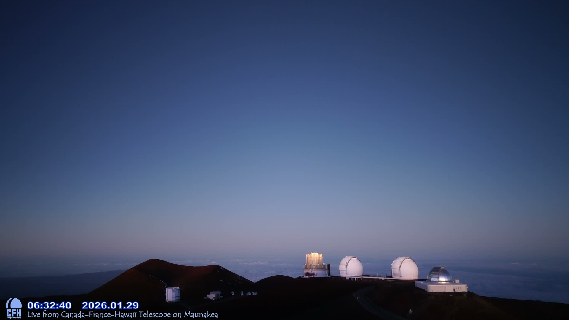 Hawaii , Mauna Kea Volcano & Observatories Center  towards West Live Cam - Mauna Kea Access Road, Hilo, Big Island, Hawaii, USA