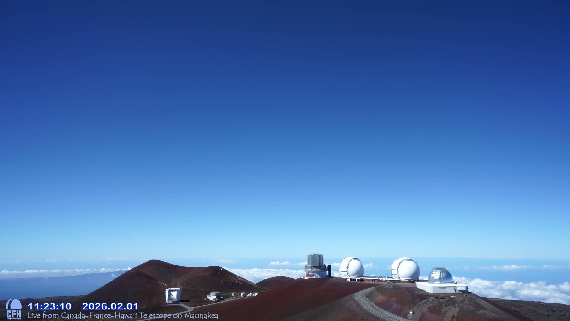 Hawaii , Mauna Kea Volcano & Observatories Center  towards West Live Cam - Mauna Kea Access Road, Hilo, Big Island, Hawaii, USA