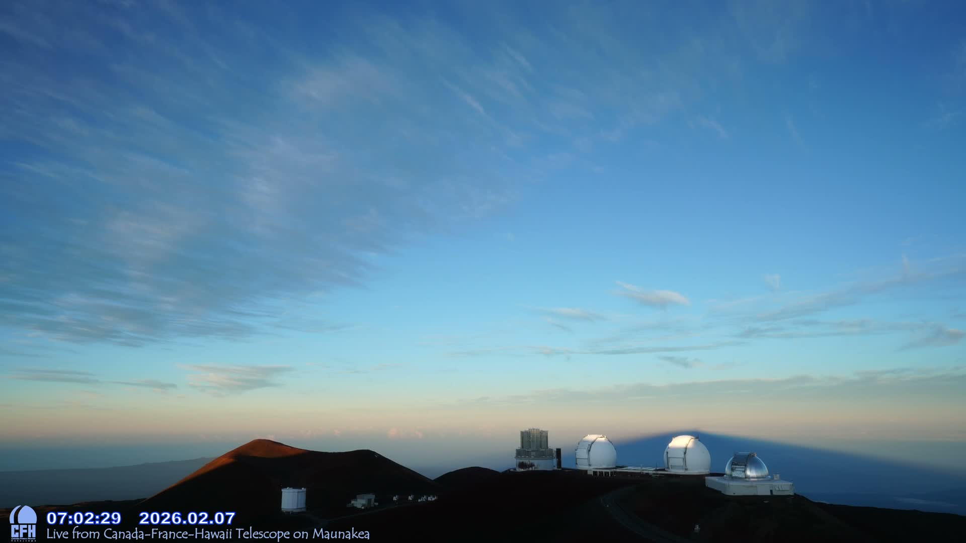 Hawaii , Mauna Kea Volcano & Observatories Center  towards West Live Cam - Mauna Kea Access Road, Hilo, Big Island, Hawaii, USA