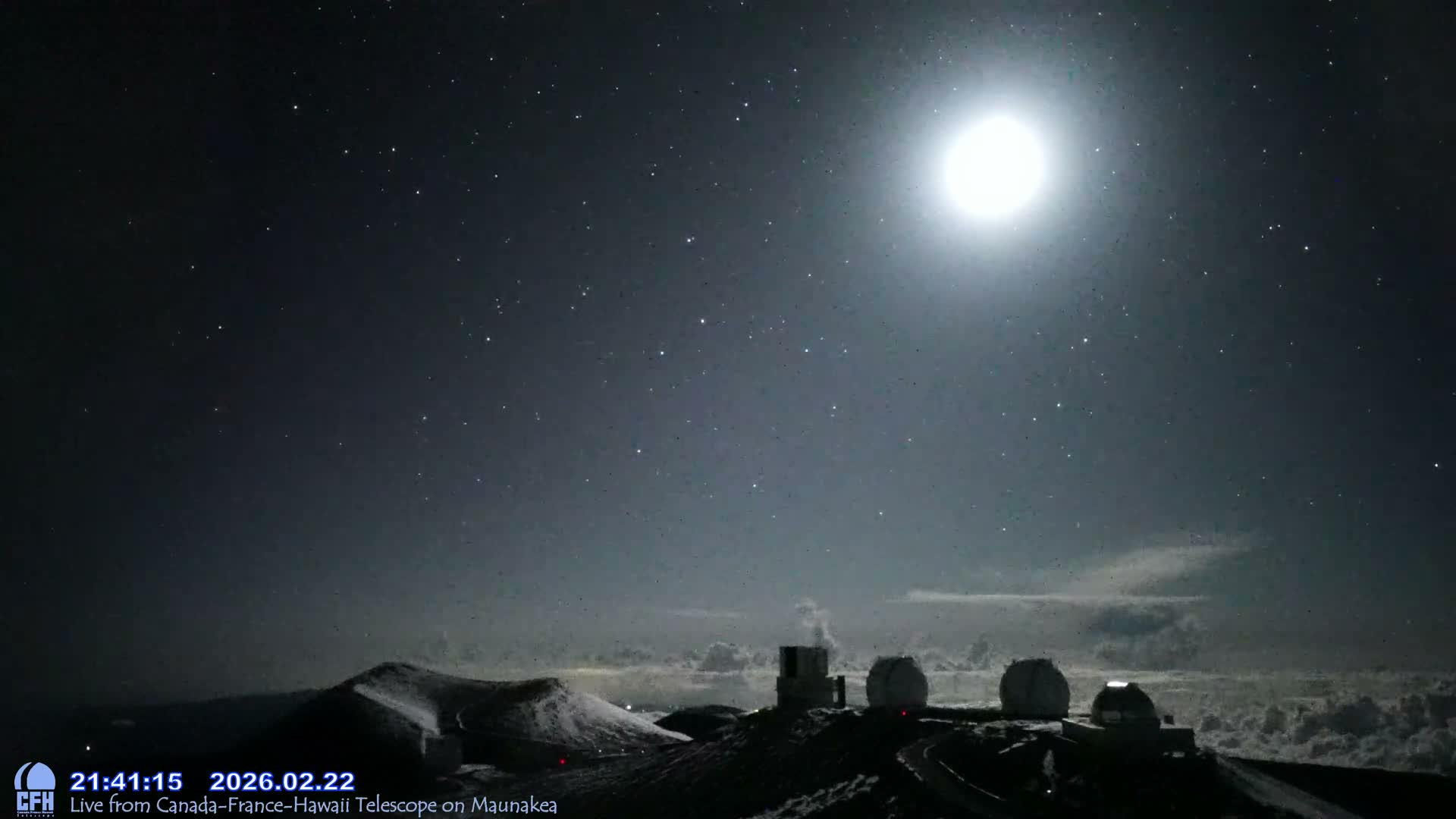 Hawaii , Mauna Kea Volcano & Observatories Center  towards West Live Cam - Mauna Kea Access Road, Hilo, Big Island, Hawaii, USA