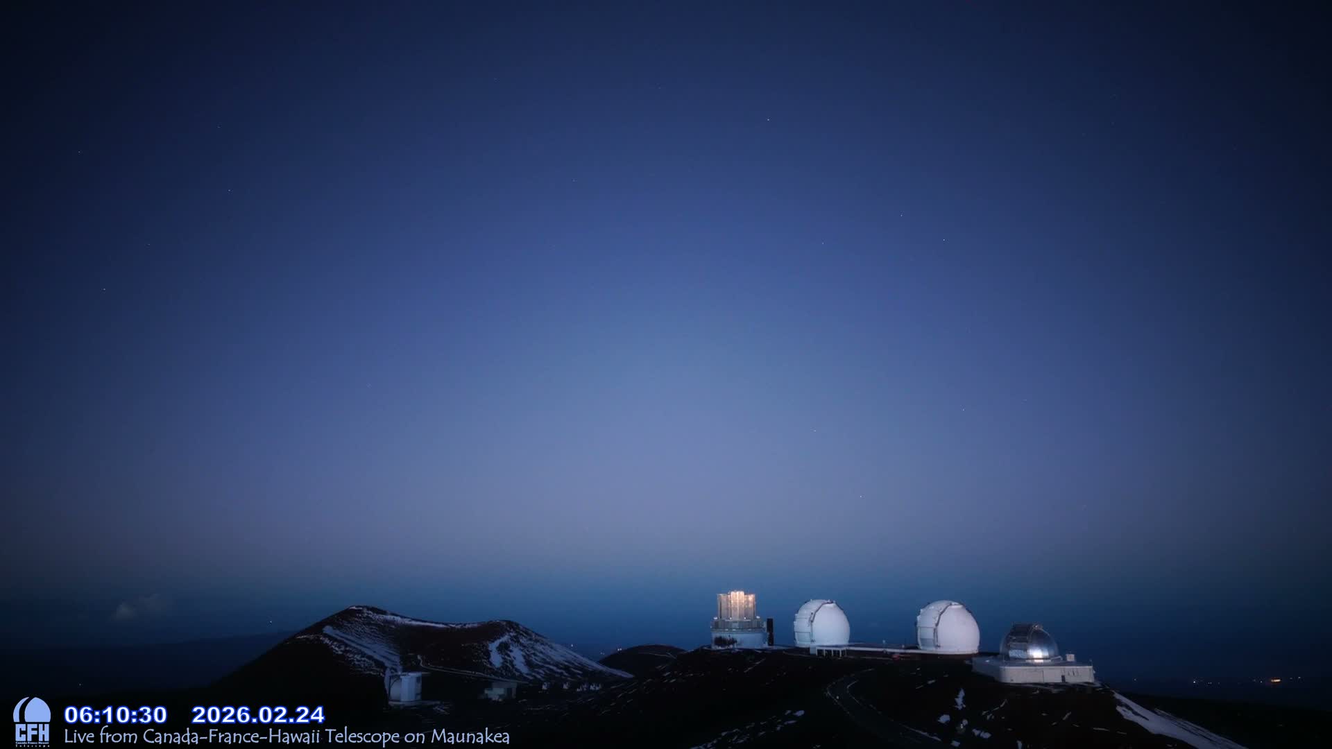 Hawaii , Mauna Kea Volcano & Observatories Center  towards West Live Cam - Mauna Kea Access Road, Hilo, Big Island, Hawaii, USA