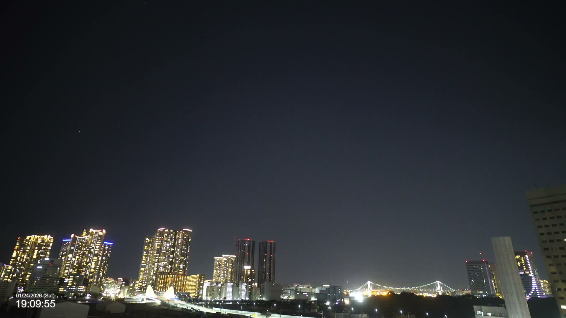Tokyo, Kachidoki Towers View from Tsukiji ( 東京、築地からの勝どきタワーズビュー ) Live Cam - Tsukiji, Chuo Ku, Tokyo, Kantō, Honshu, Japan