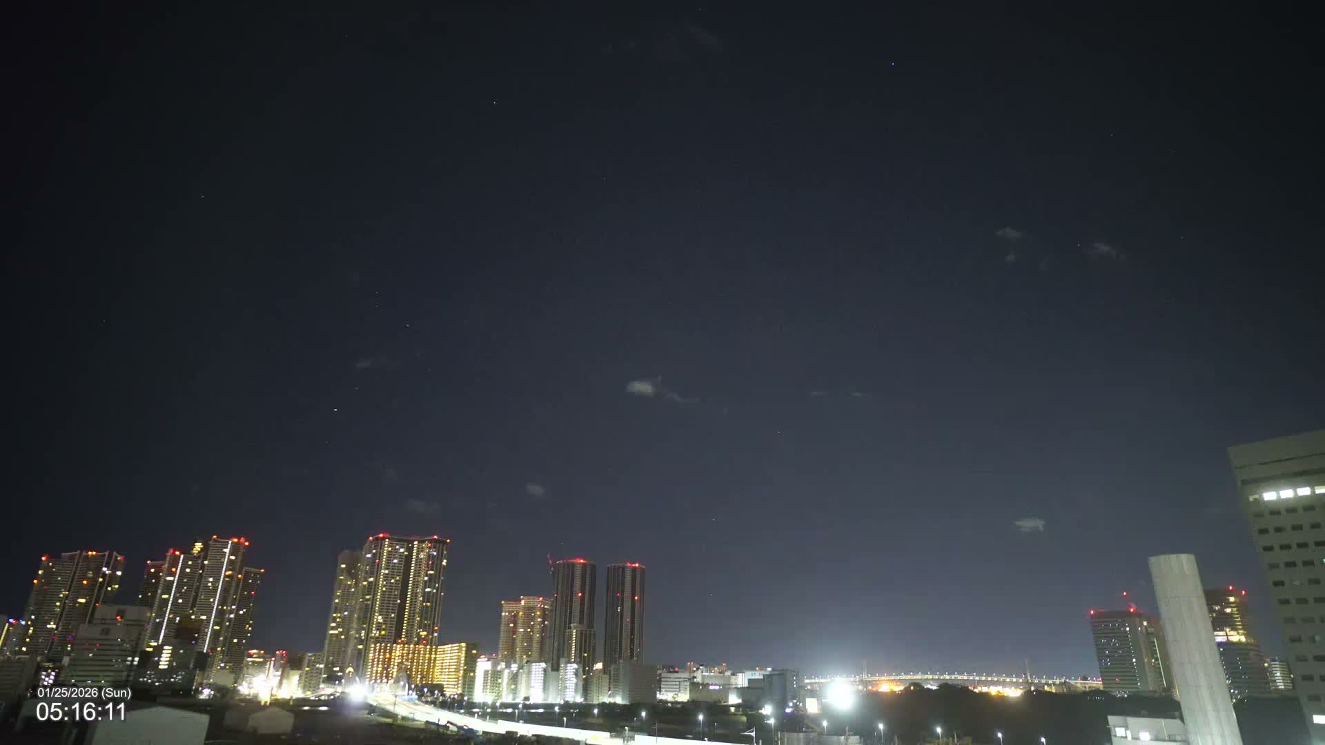 Tokyo, Kachidoki Towers View from Tsukiji ( 東京、築地からの勝どきタワーズビュー ) Live Cam - Tsukiji, Chuo Ku, Tokyo, Kantō, Honshu, Japan