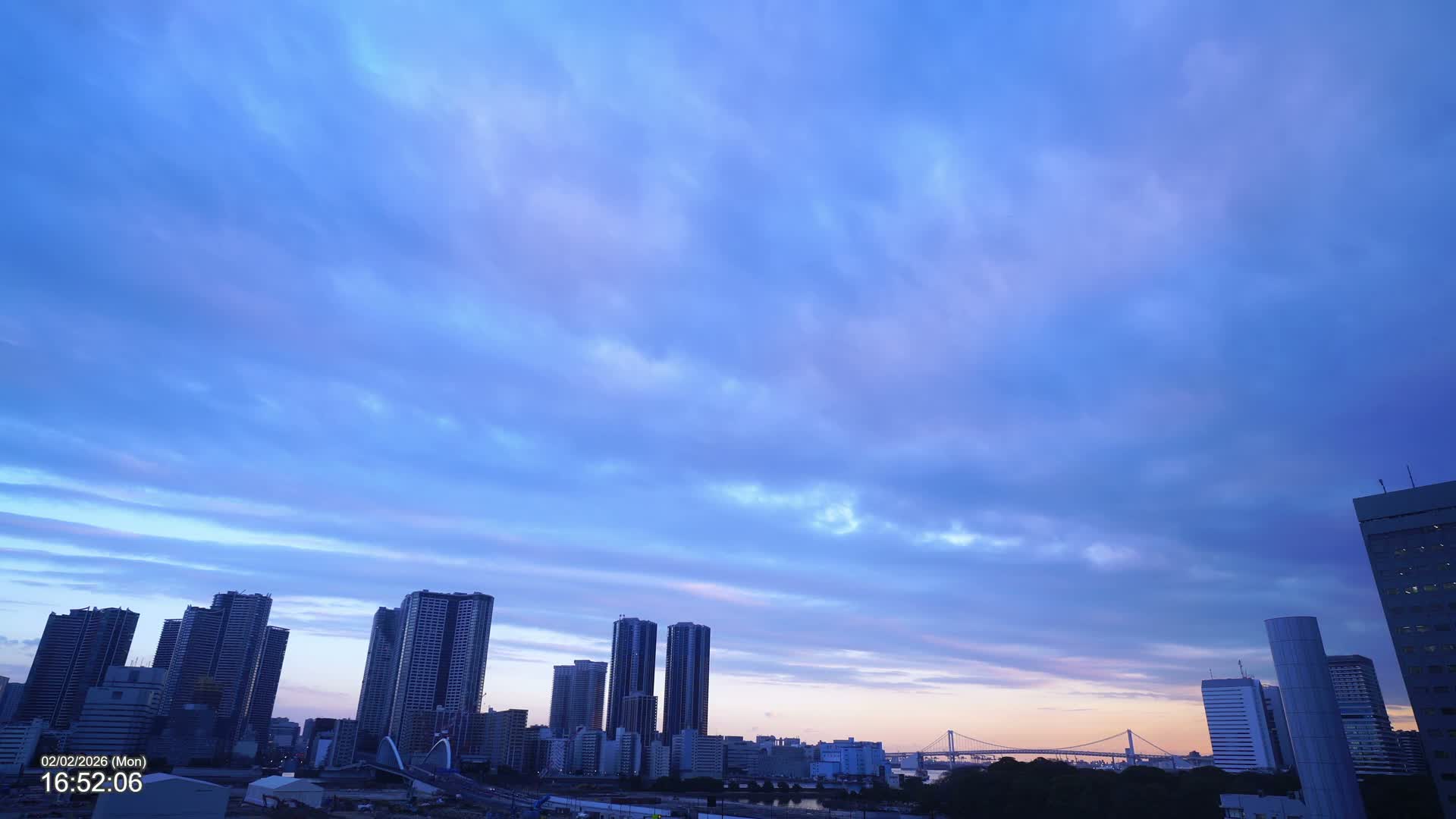 Tokyo, Kachidoki Towers View from Tsukiji ( 東京、築地からの勝どきタワーズビュー ) Live Cam - Tsukiji, Chuo Ku, Tokyo, Kantō, Honshu, Japan