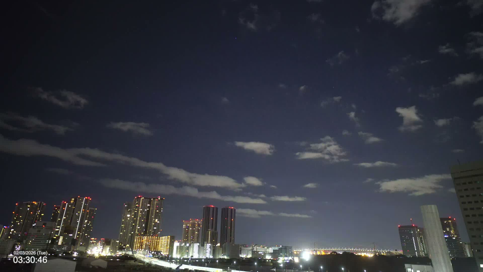 Tokyo, Kachidoki Towers View from Tsukiji ( 東京、築地からの勝どきタワーズビュー ) Live Cam - Tsukiji, Chuo Ku, Tokyo, Kantō, Honshu, Japan