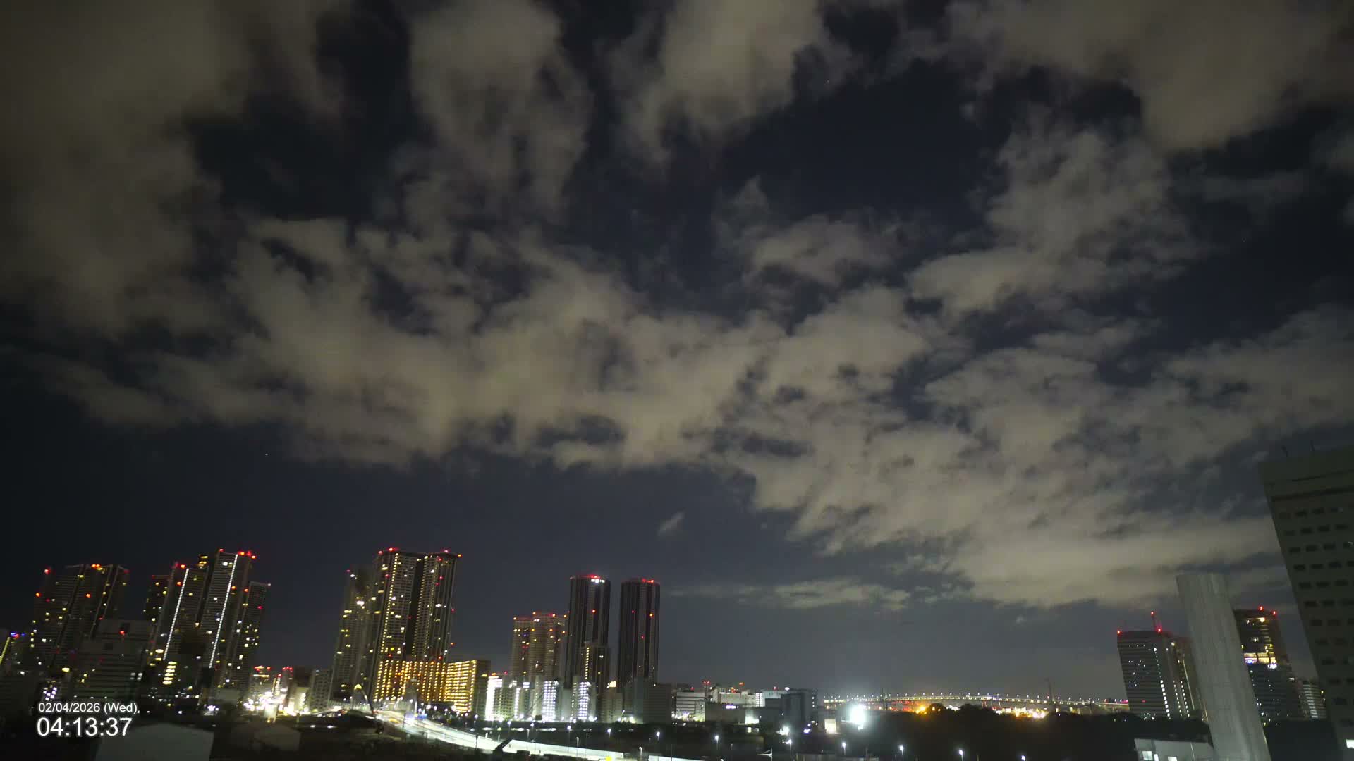 Tokyo, Kachidoki Towers View from Tsukiji ( 東京、築地からの勝どきタワーズビュー ) Live Cam - Tsukiji, Chuo Ku, Tokyo, Kantō, Honshu, Japan