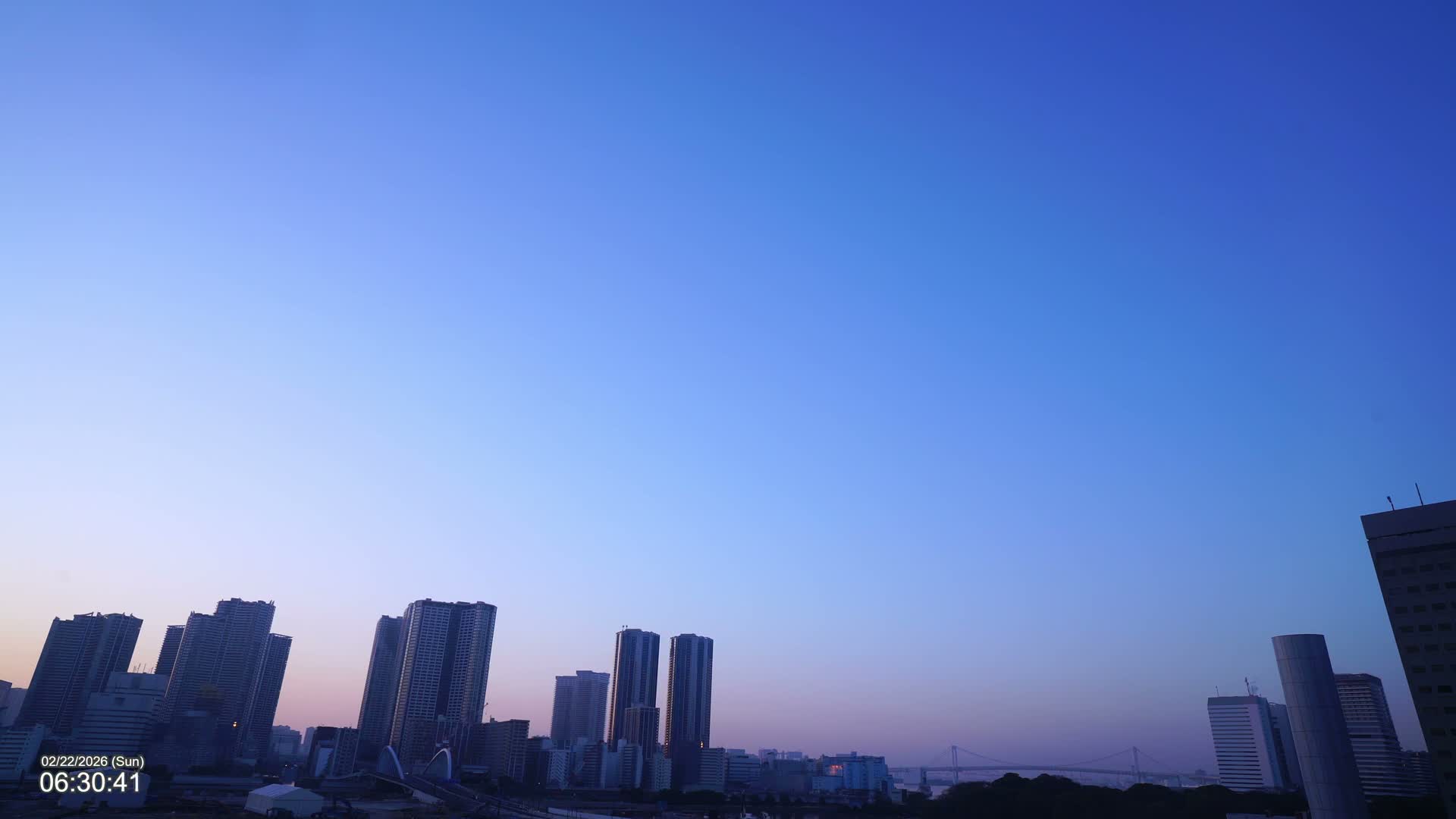 Tokyo, Kachidoki Towers View from Tsukiji ( 東京、築地からの勝どきタワーズビュー ) Live Cam - Tsukiji, Chuo Ku, Tokyo, Kantō, Honshu, Japan