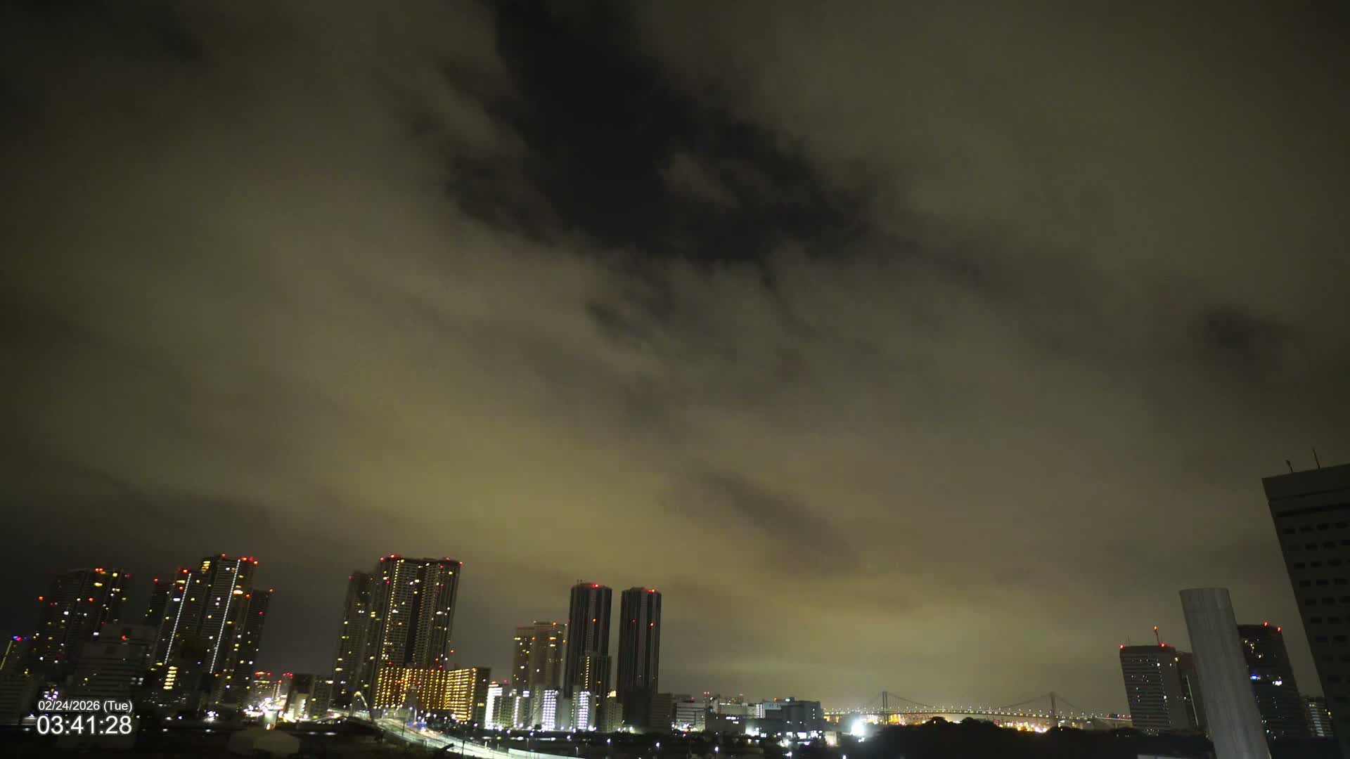 Tokyo, Kachidoki Towers View from Tsukiji ( 東京、築地からの勝どきタワーズビュー ) Live Cam - Tsukiji, Chuo Ku, Tokyo, Kantō, Honshu, Japan
