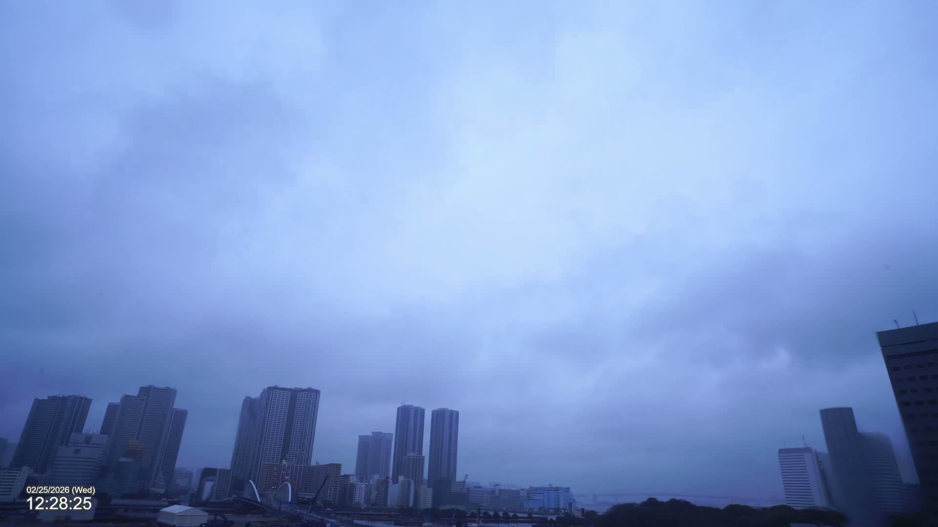 Tokyo, Kachidoki Towers View from Tsukiji ( 東京、築地からの勝どきタワーズビュー ) Live Cam - Tsukiji, Chuo Ku, Tokyo, Kantō, Honshu, Japan