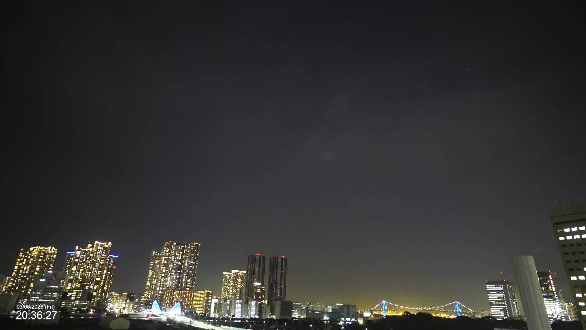 Tokyo, Kachidoki Towers View from Tsukiji ( 東京、築地からの勝どきタワーズビュー ) Live Cam - Tsukiji, Chuo Ku, Tokyo, Kantō, Honshu, Japan