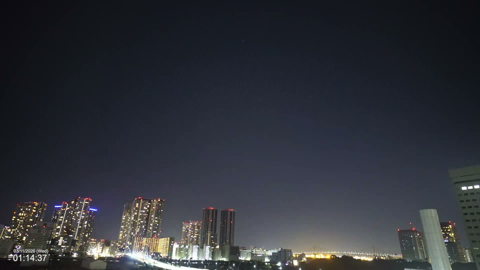 Tokyo, Kachidoki Towers View from Tsukiji ( 東京、築地からの勝どきタワーズビュー ) Live Cam - Tsukiji, Chuo Ku, Tokyo, Kantō, Honshu, Japan
