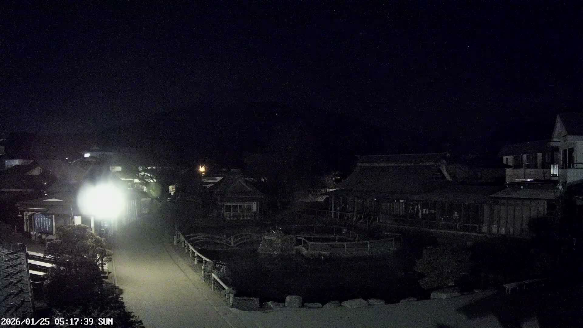 Oshino , Shibokusa Village, Oshino Hakkai & Mount Fuji View ( 忍野、志木草村、忍野八海、富士山の眺め) Live Cam - Shibokusa, Oshino, Minamitsuru, Yamanashi, Tokai, Chubu, Japan