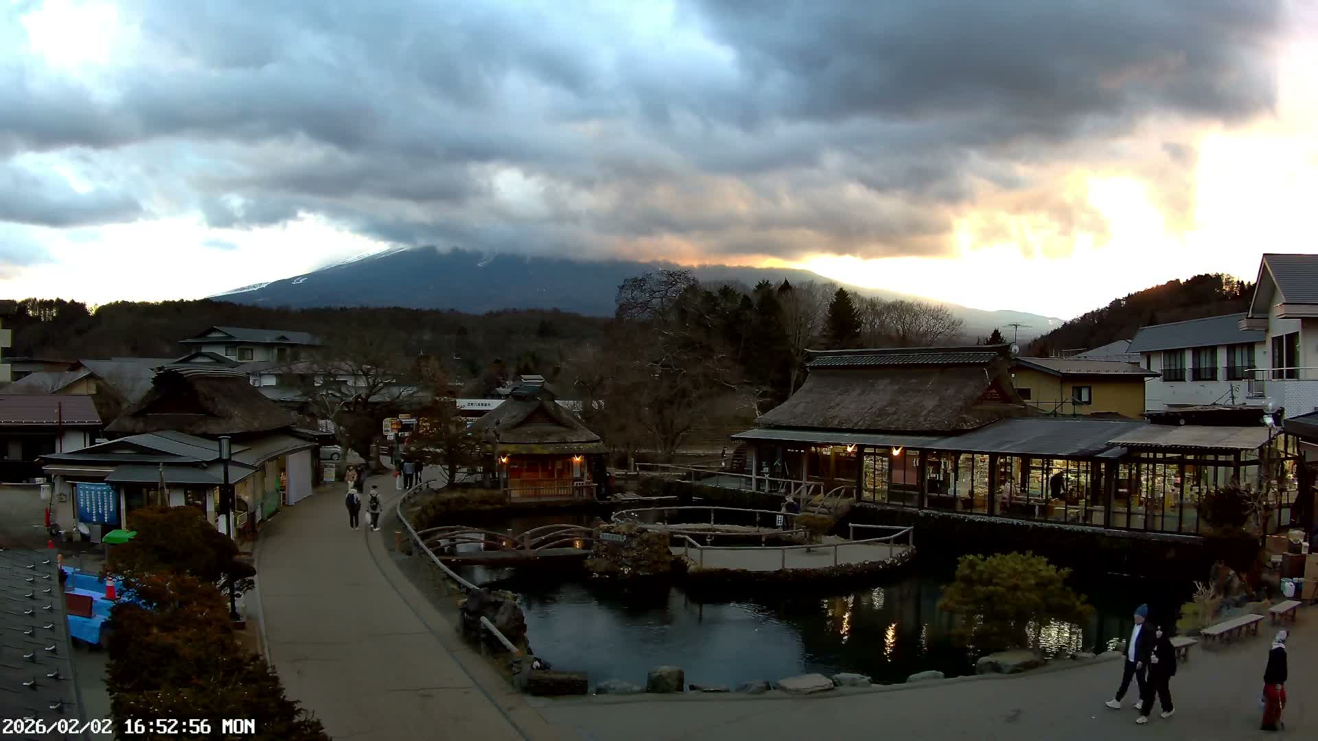 Oshino , Shibokusa Village, Oshino Hakkai & Mount Fuji View ( 忍野、志木草村、忍野八海、富士山の眺め) Live Cam - Shibokusa, Oshino, Minamitsuru, Yamanashi, Tokai, Chubu, Japan