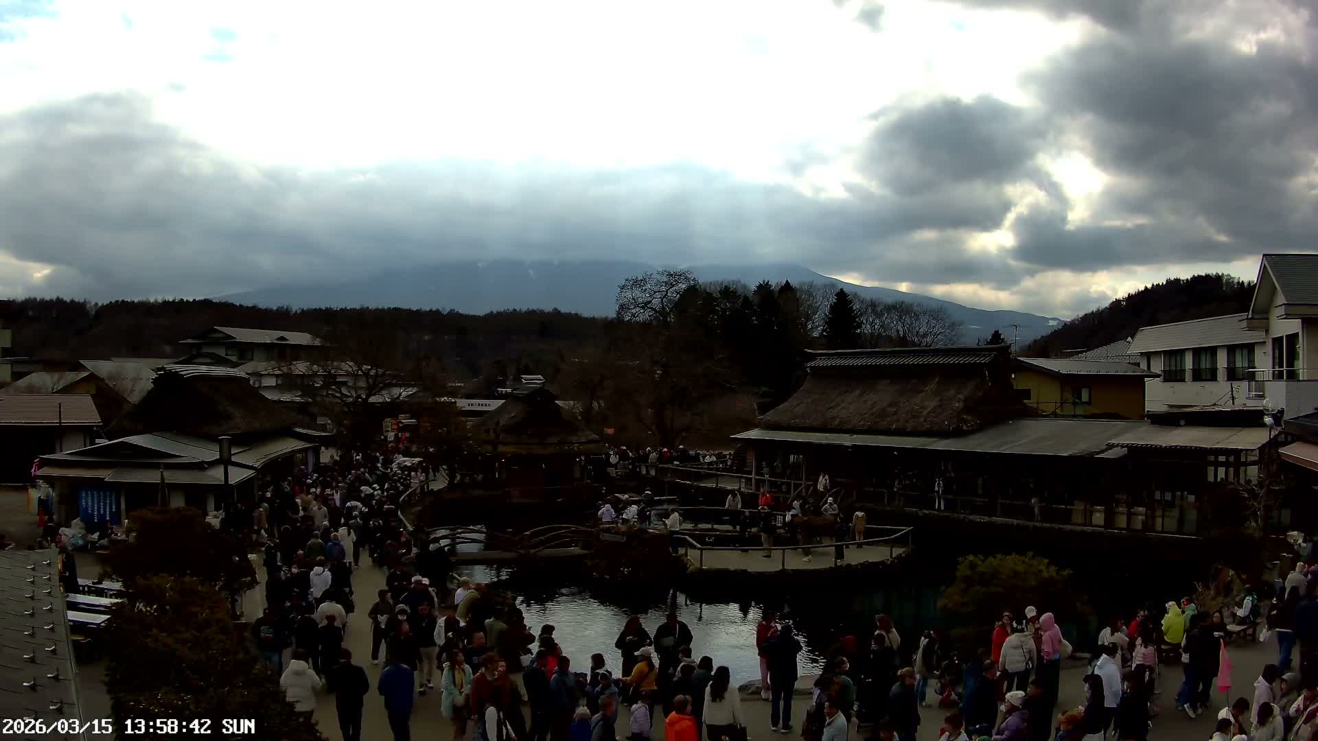 Oshino , Shibokusa Village, Oshino Hakkai & Mount Fuji View ( 忍野、志木草村、忍野八海、富士山の眺め) Live Cam - Shibokusa, Oshino, Minamitsuru, Yamanashi, Tokai, Chubu, Japan