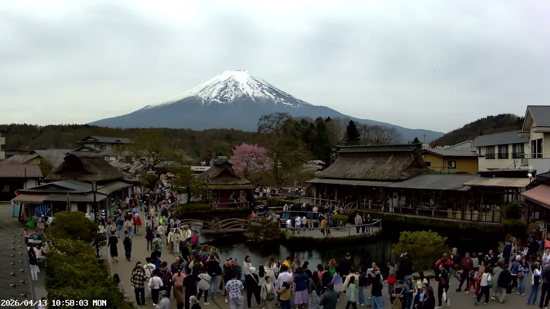 Oshino , Shibokusa Village, Oshino Hakkai & Mount Fuji View ( 忍野、志木草村、忍野八海、富士山の眺め) Live Cam - Shibokusa, Oshino, Minamitsuru, Yamanashi, Tokai, Chubu, Japan