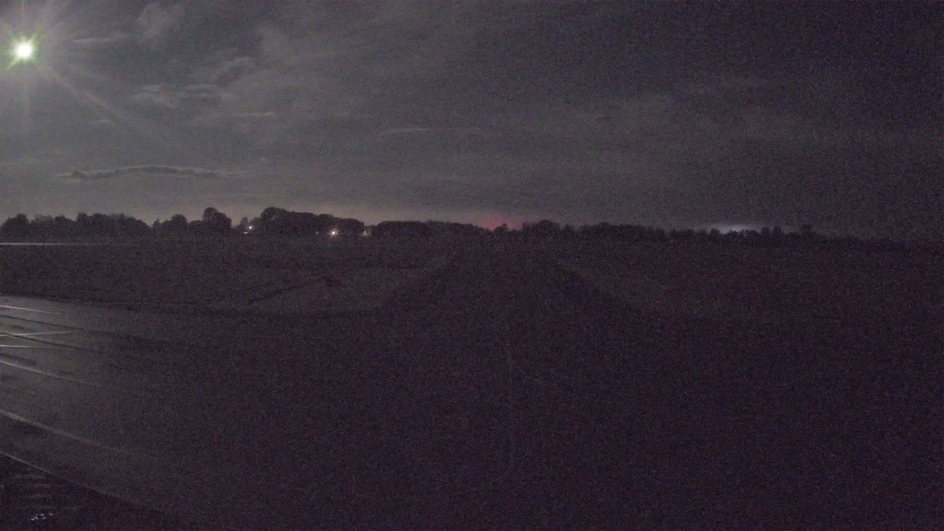 Lannion Cote de Granit  Airport Live Cam  LAI  - Lannion, Cotes-d'Armor, Bretagne, France