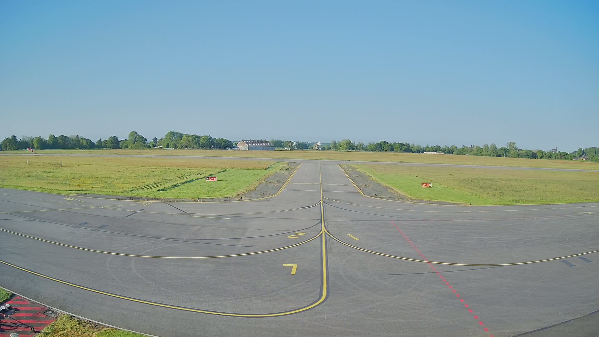 Lannion Cote de Granit  Airport Live Cam  LAI  - Lannion, Cotes-d'Armor, Bretagne, France