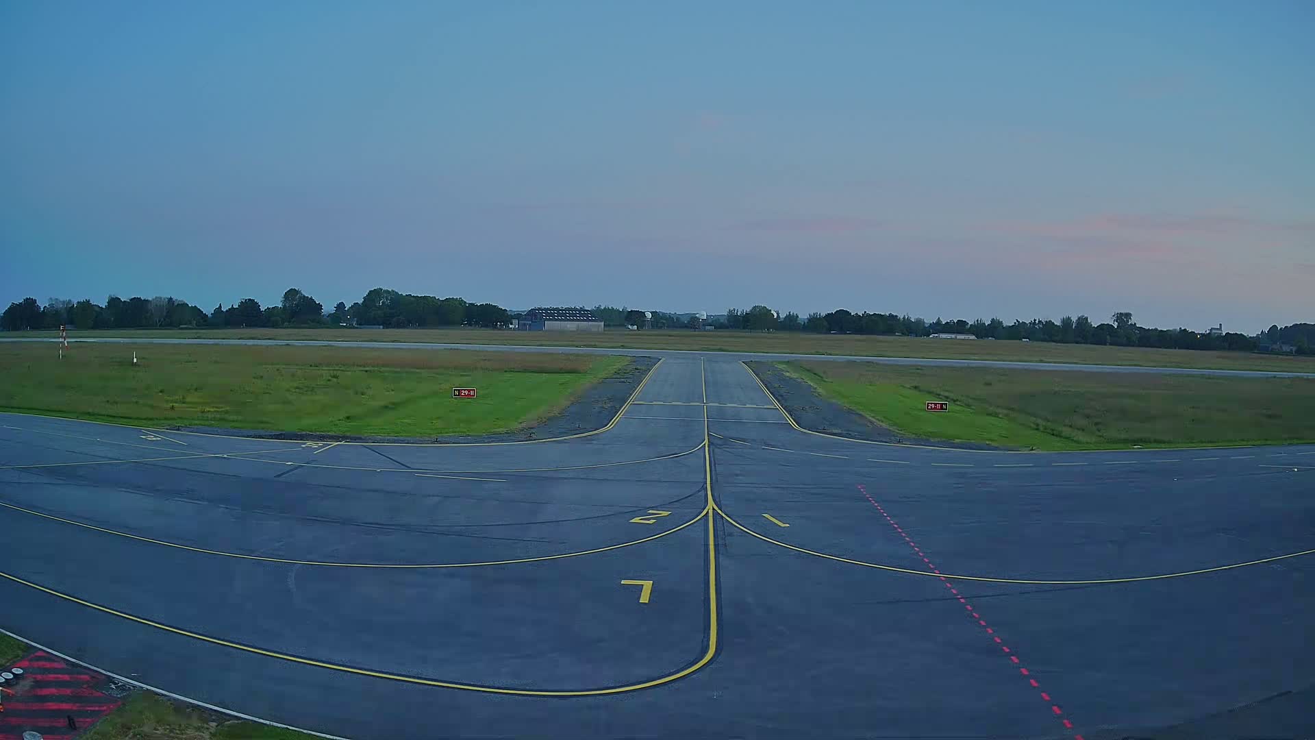 Lannion Cote de Granit  Airport Live Cam  LAI  - Lannion, Cotes-d'Armor, Bretagne, France