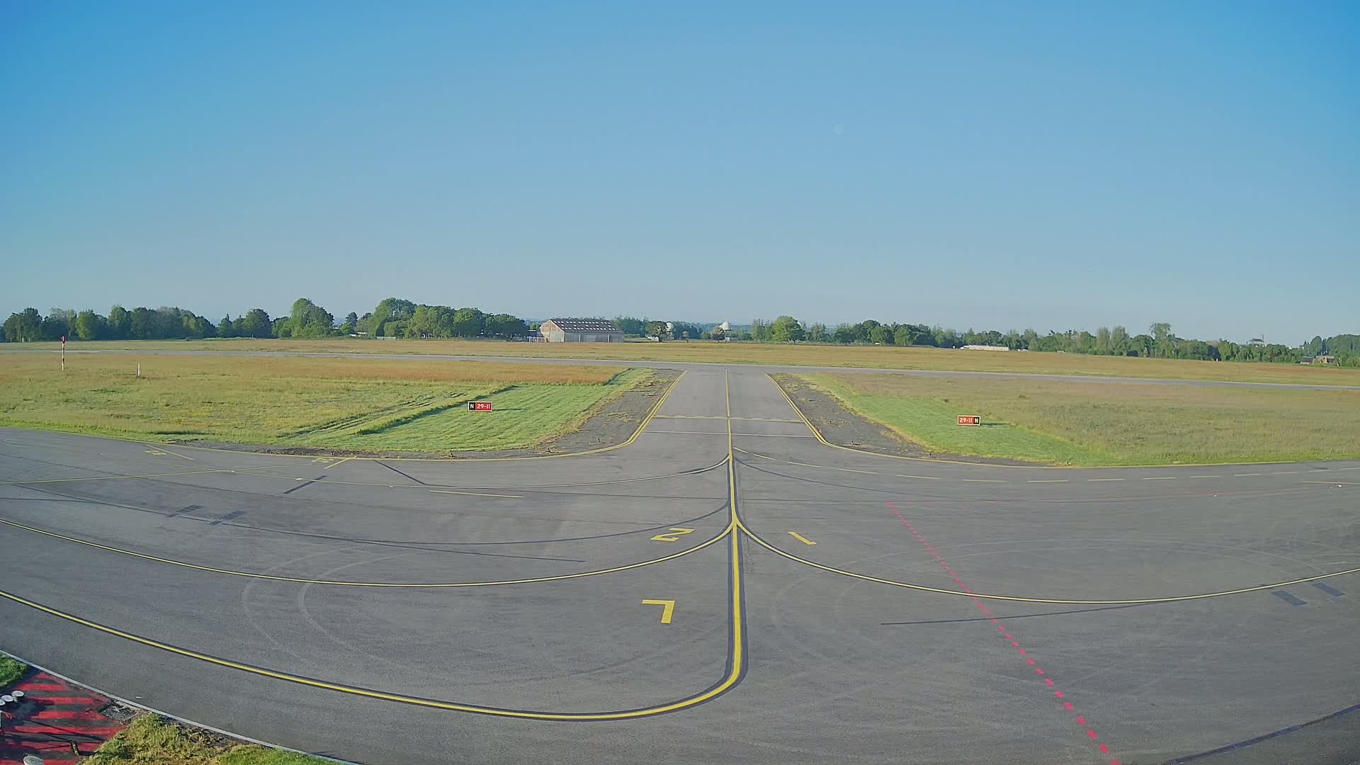 Lannion Cote de Granit  Airport Live Cam  LAI  - Lannion, Cotes-d'Armor, Bretagne, France