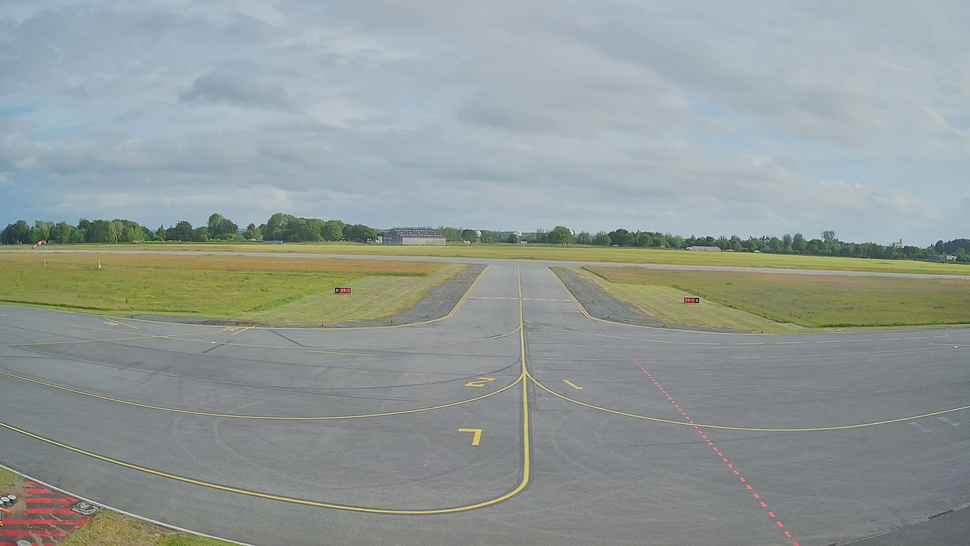 Lannion Cote de Granit  Airport Live Cam  LAI  - Lannion, Cotes-d'Armor, Bretagne, France