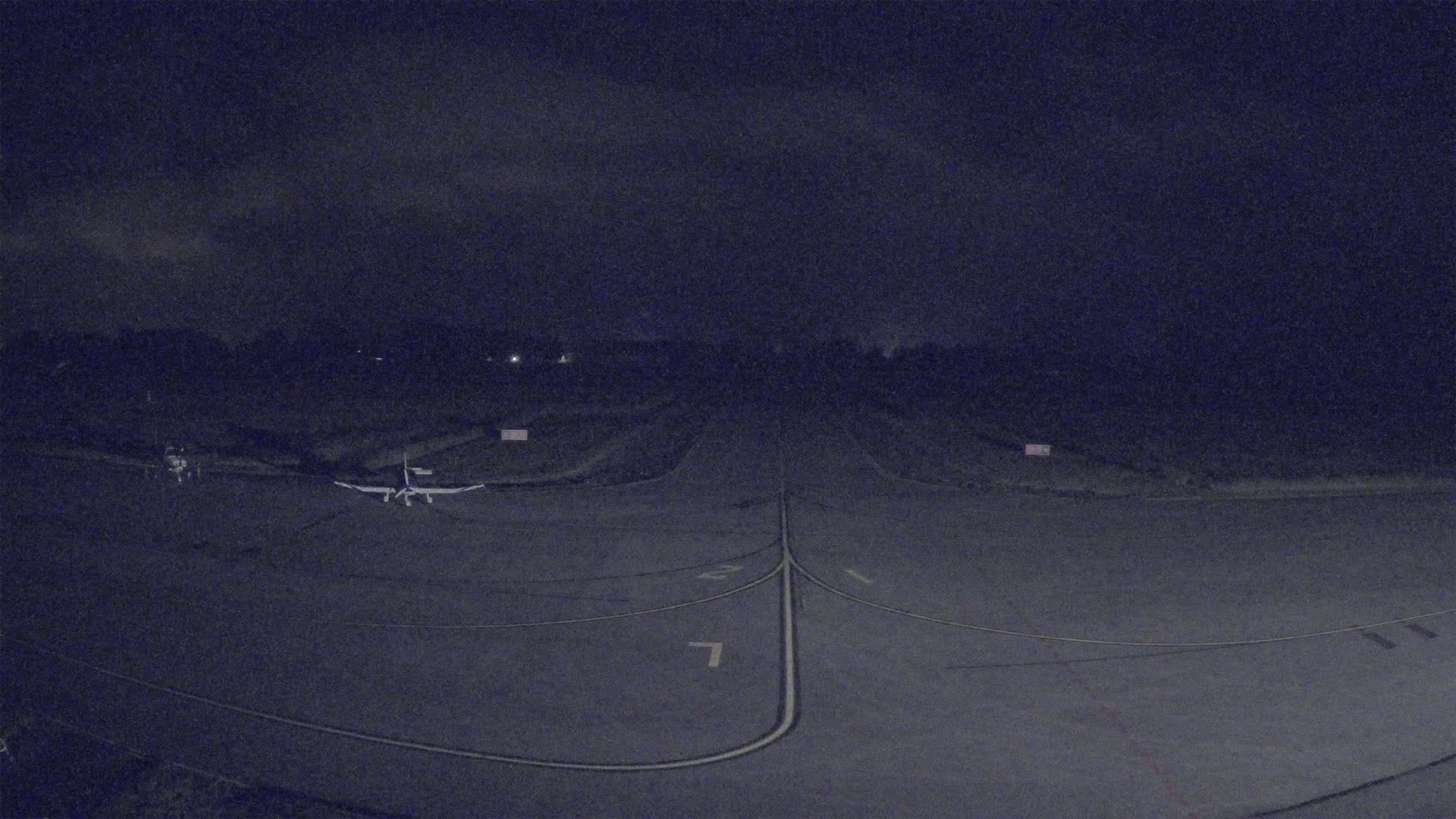 Lannion Cote de Granit  Airport Live Cam  LAI  - Lannion, Cotes-d'Armor, Bretagne, France