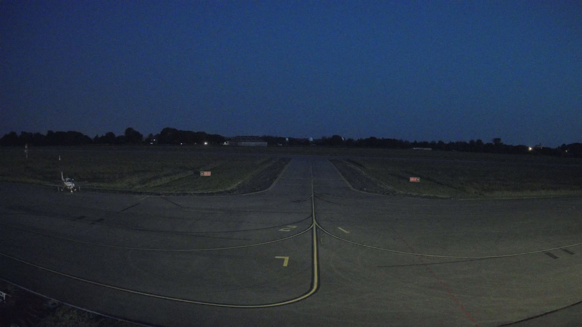 Lannion Cote de Granit  Airport Live Cam  LAI  - Lannion, Cotes-d'Armor, Bretagne, France