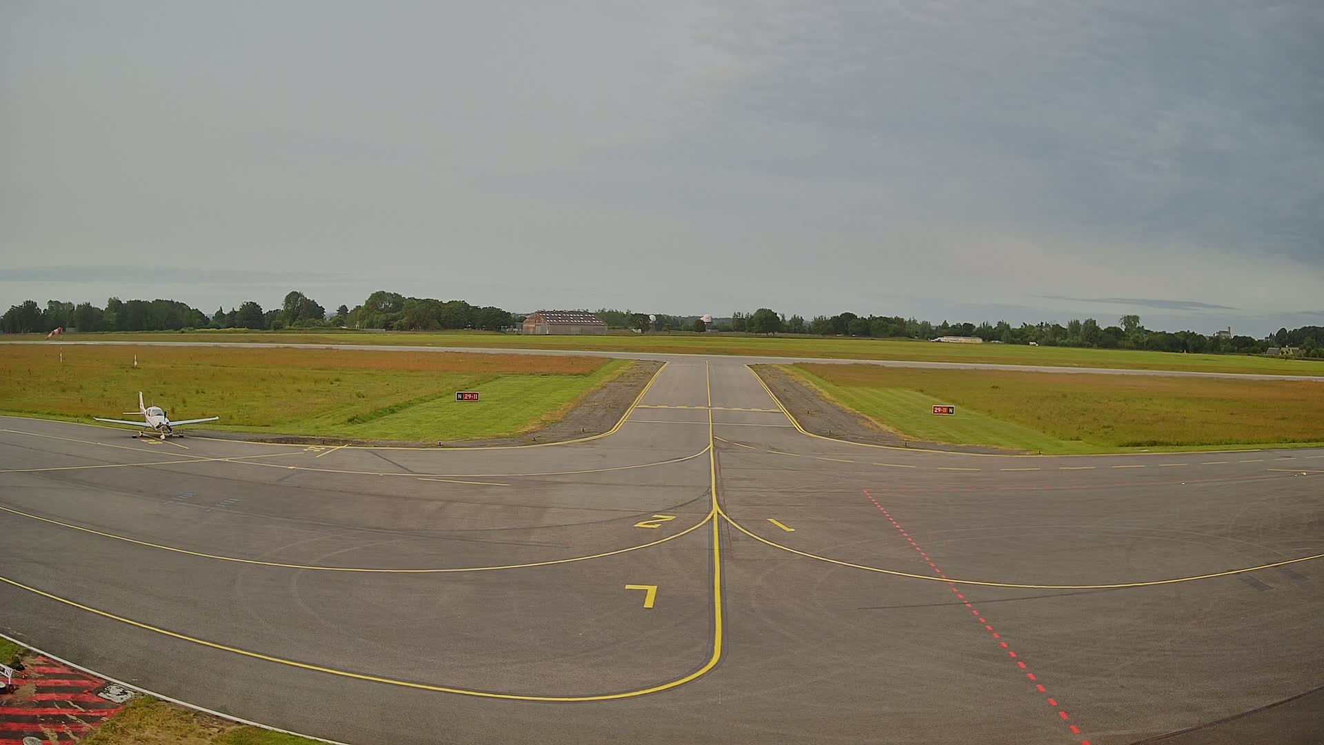 Lannion Cote de Granit  Airport Live Cam  LAI  - Lannion, Cotes-d'Armor, Bretagne, France