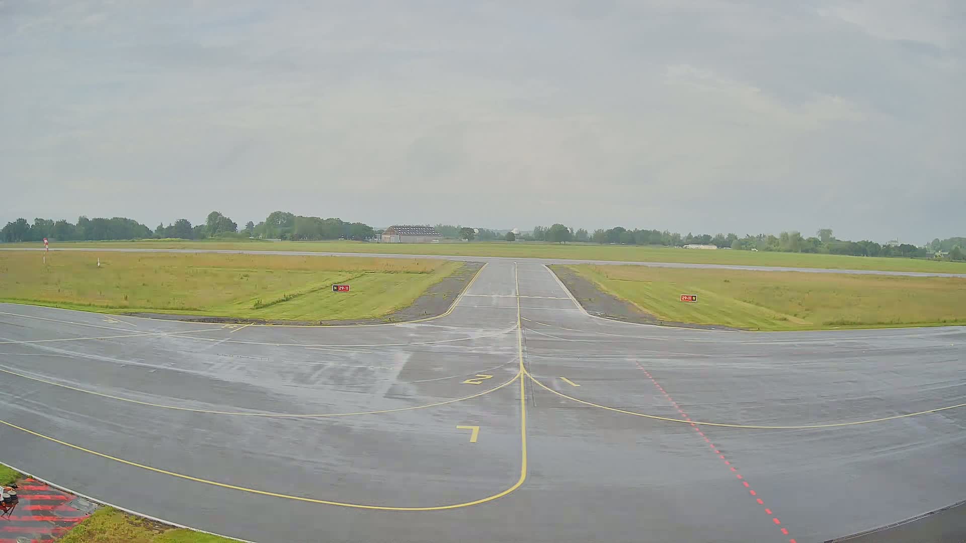 Lannion Cote de Granit  Airport Live Cam  LAI  - Lannion, Cotes-d'Armor, Bretagne, France
