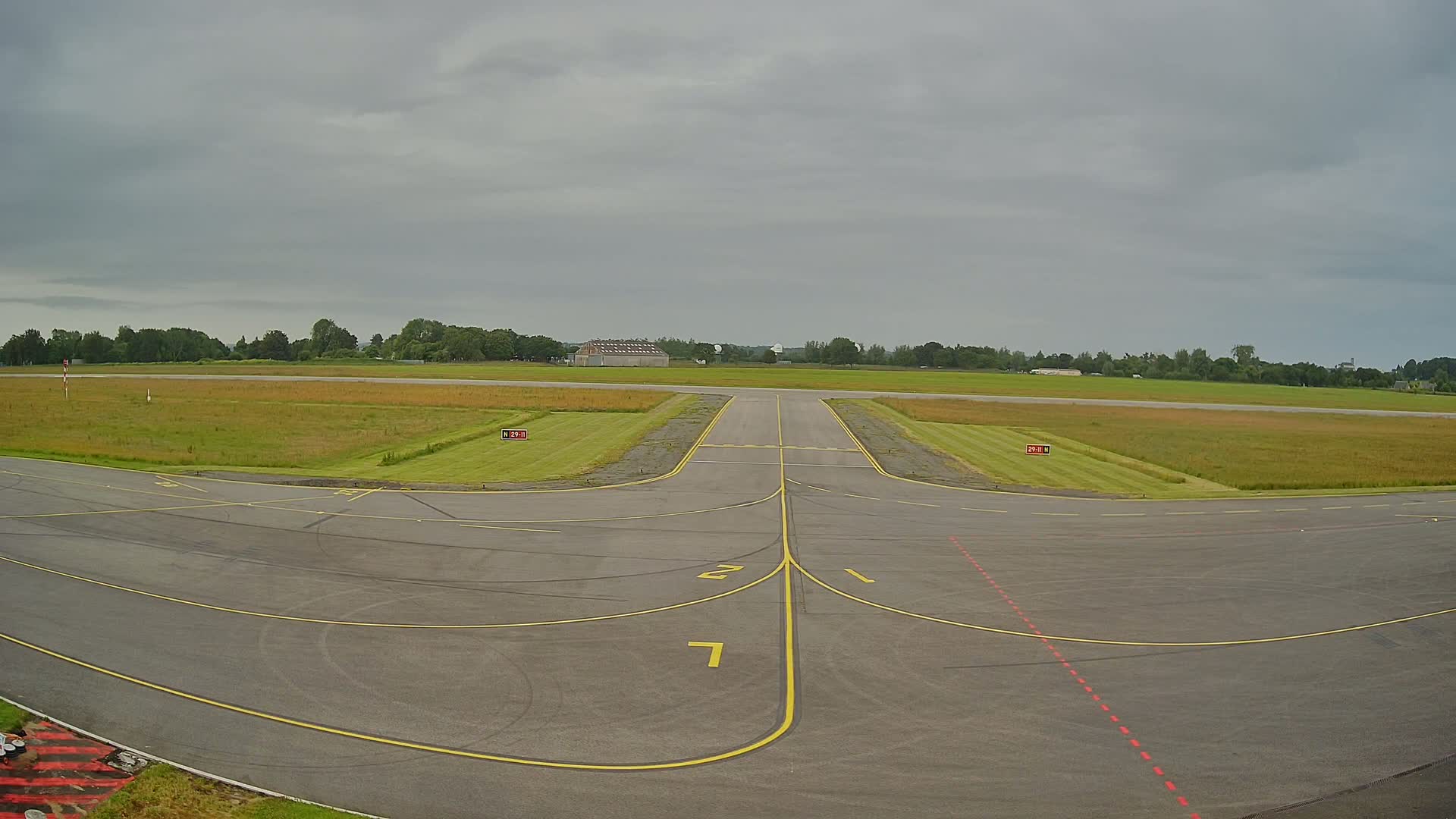 Lannion Cote de Granit  Airport Live Cam  LAI  - Lannion, Cotes-d'Armor, Bretagne, France