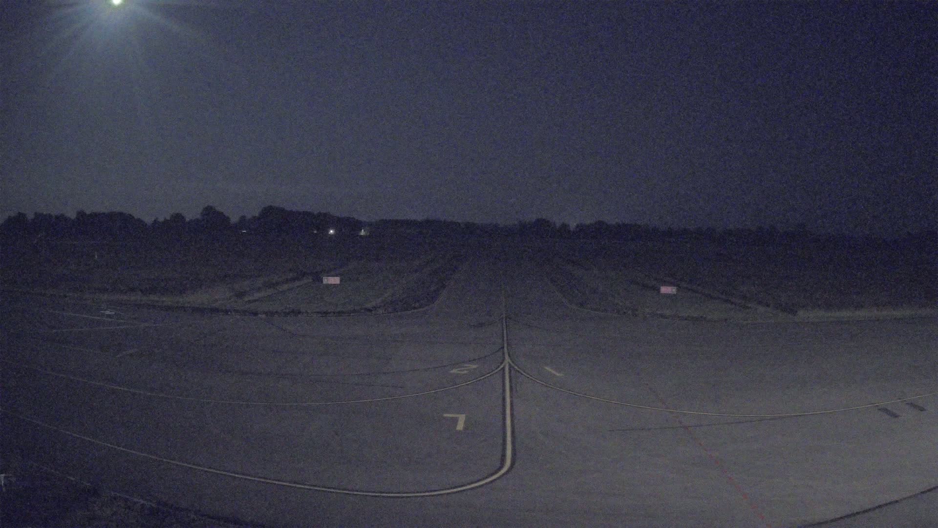 Lannion Cote de Granit  Airport Live Cam  LAI  - Lannion, Cotes-d'Armor, Bretagne, France