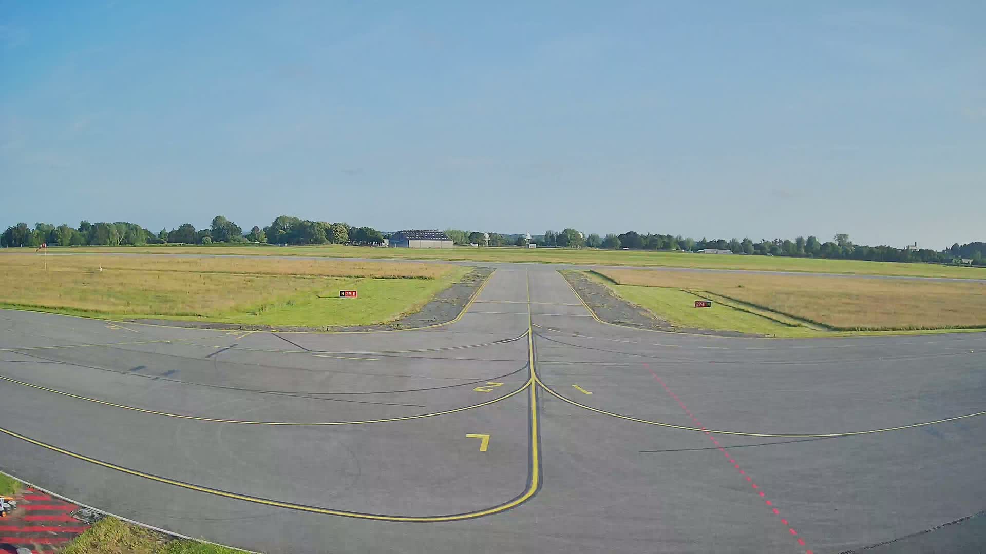 Lannion Cote de Granit  Airport Live Cam  LAI  - Lannion, Cotes-d'Armor, Bretagne, France