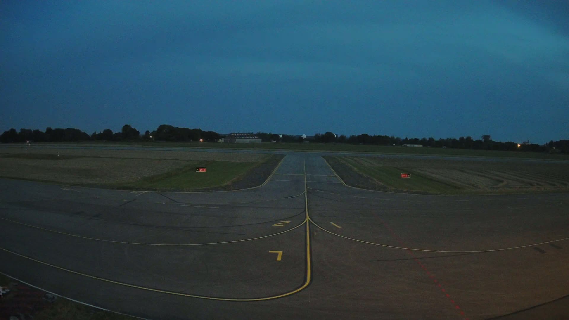 Lannion Cote de Granit  Airport Live Cam  LAI  - Lannion, Cotes-d'Armor, Bretagne, France