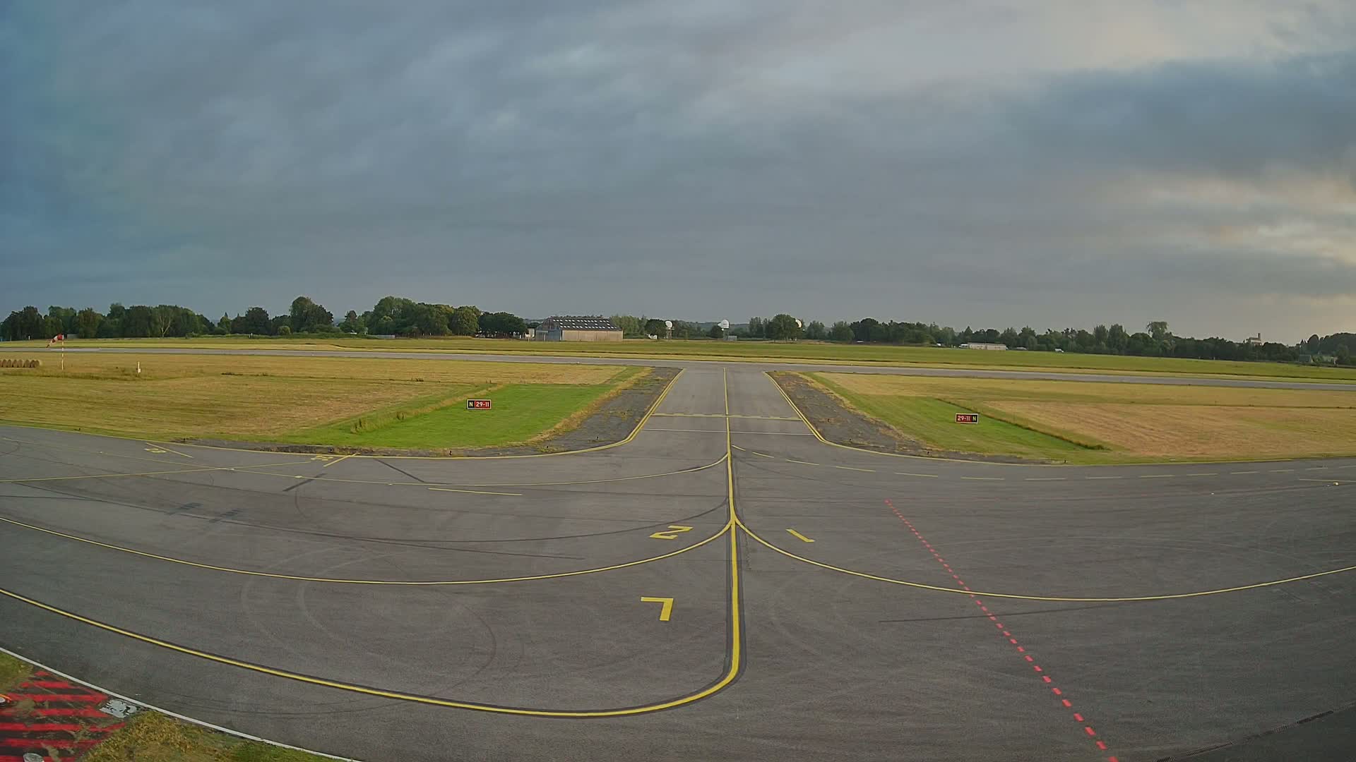 Lannion Cote de Granit  Airport Live Cam  LAI  - Lannion, Cotes-d'Armor, Bretagne, France